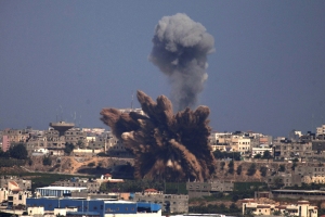 gaza-airstrike-smoke-fist